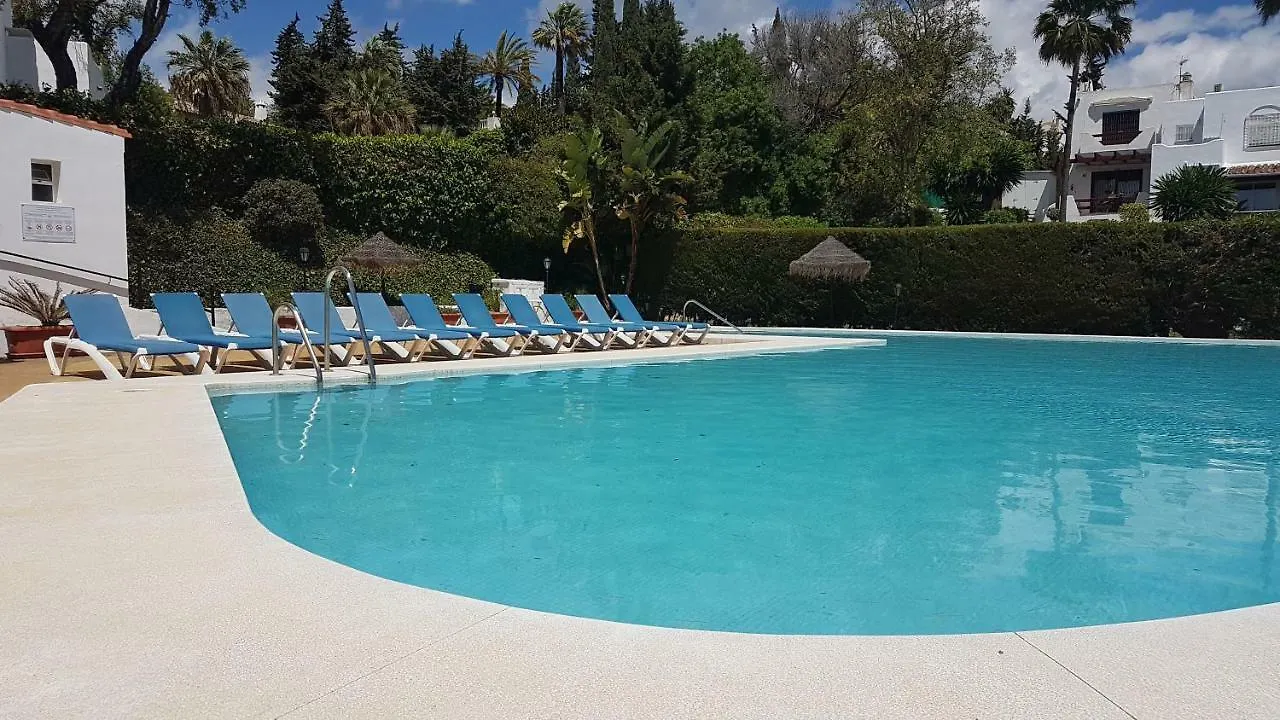 Rooftop Villa - chalet en Cabo Pino con vistas al mar, jardines y piscina Marbella 0*,